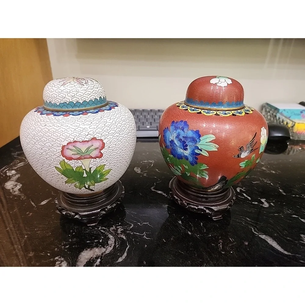 Set Of 2 Small Cloisonné Vases With Stands . 6